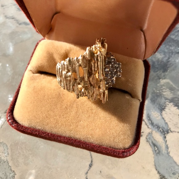 2.10 Carat Diamond 14 Karat Yellow Gold Bark Band Ring - Picture 4 of 7